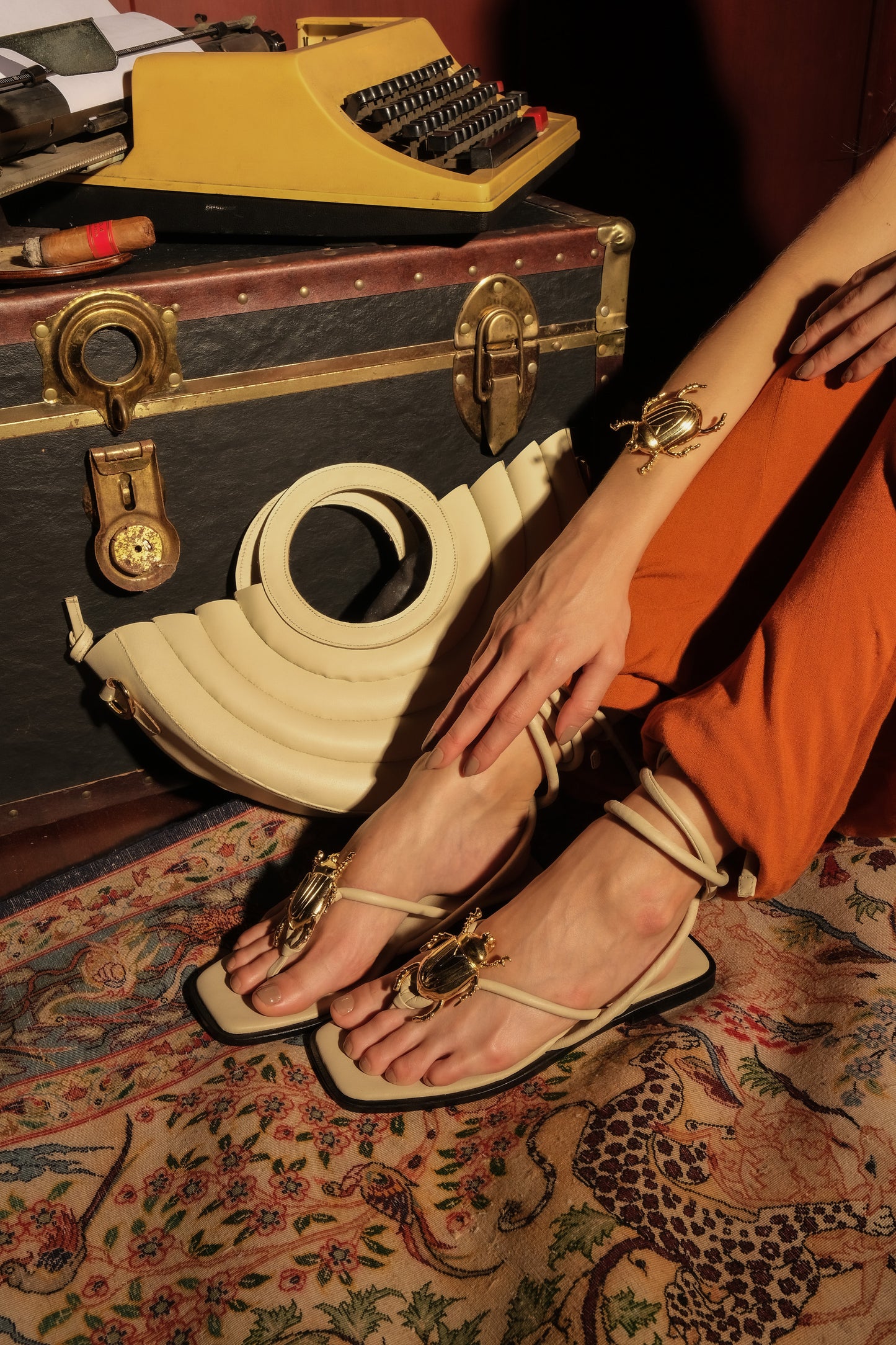 Sandalia Escarabajo Dual